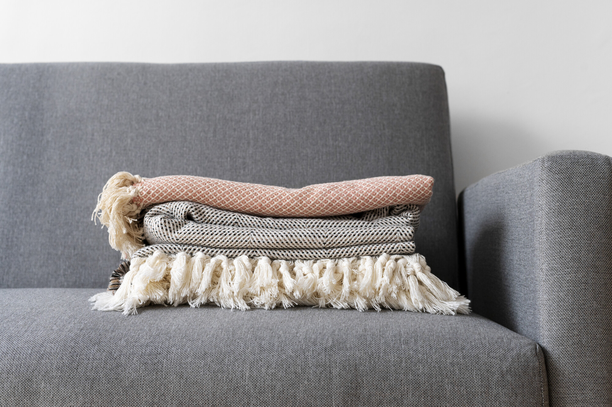 Post: De la cama al sofá: cómo elegir textiles versátiles para toda la casa